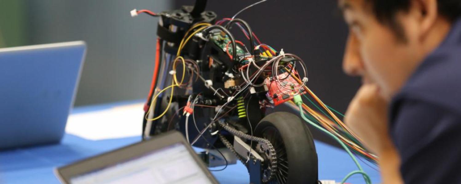 DISSECT: DIStributed Sensors, Effectors and Computers DISSECT: DIStributed Sensors, Effectors and Computers